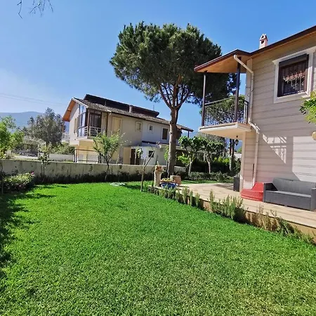 Cheerful 3 Bedroom Summer House 100m To The Beach. Tatil Evi *