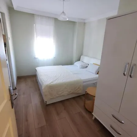 Semesterbostad Cheerful 3 Bedroom Summer House 100m To The Beach.